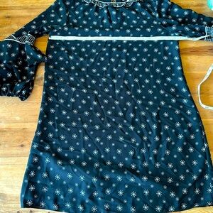 Max Studi Dress Women L Black White starbursts  polyester, silky  Ruffle Sleeve